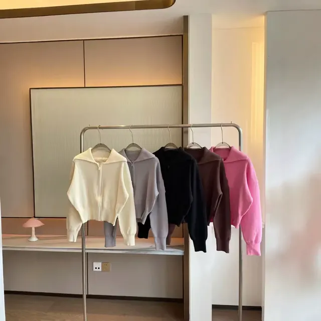 Casual Long Sleeve Polyester Knit Top for Women Featuring Zipper Closure