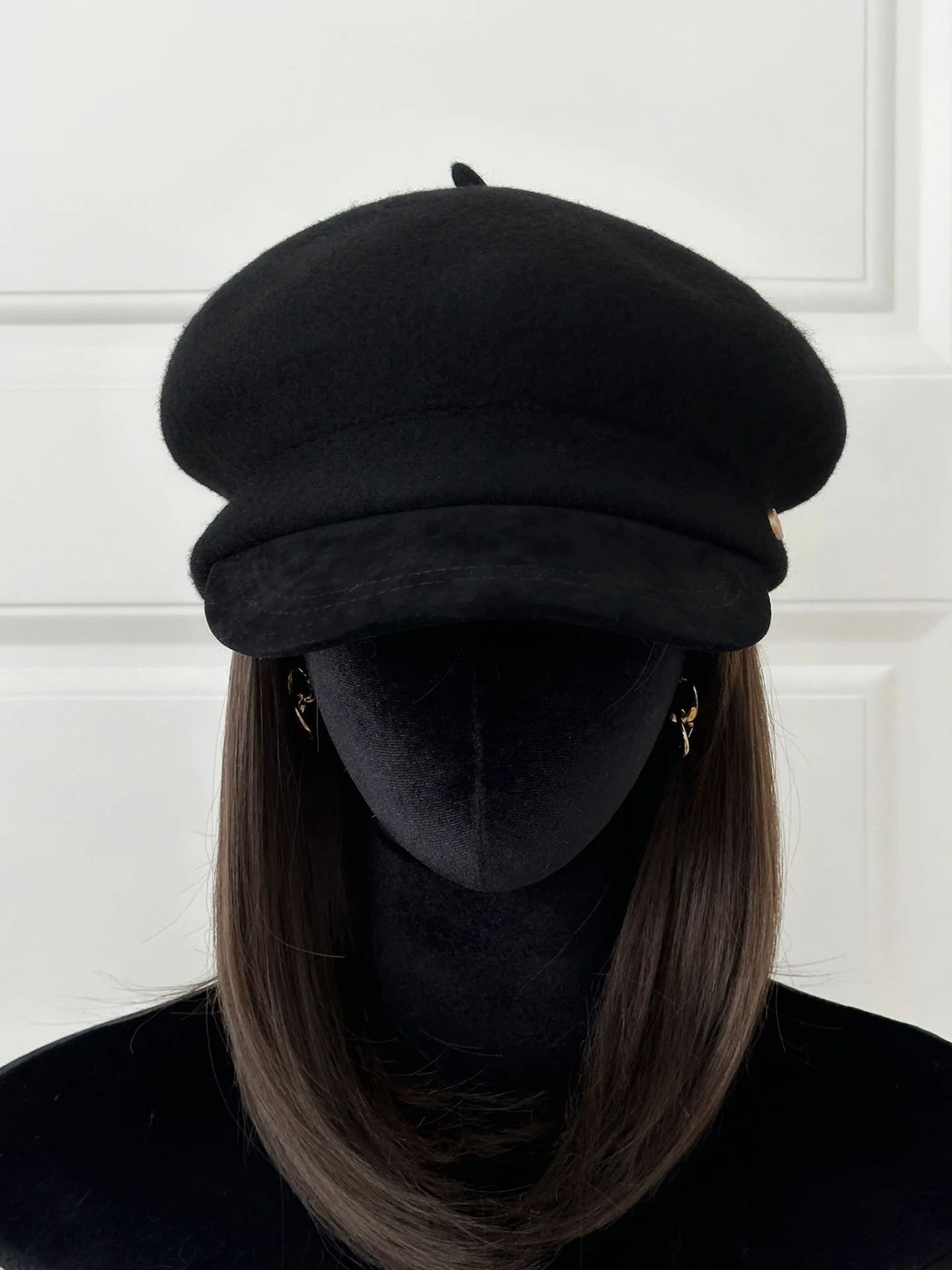 Solid Color Warm Newsboy Cap for Adults with Curved Brim in Simple Style, Made of Wool