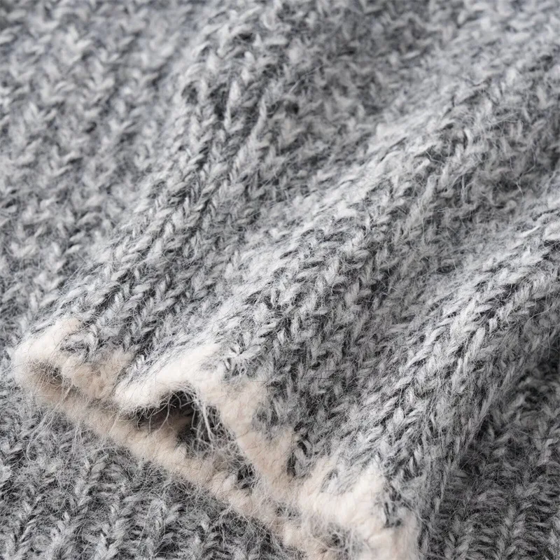 French Style Color Block Long Sleeve Knit Sweater for Women in Polyester with Round Neck and Placket
