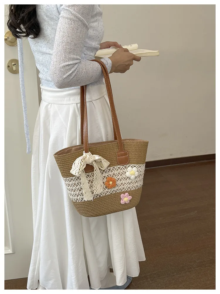 Women’s Square Straw Bag with Braid Design, Single Shoulder Strap, Perfect for Summer