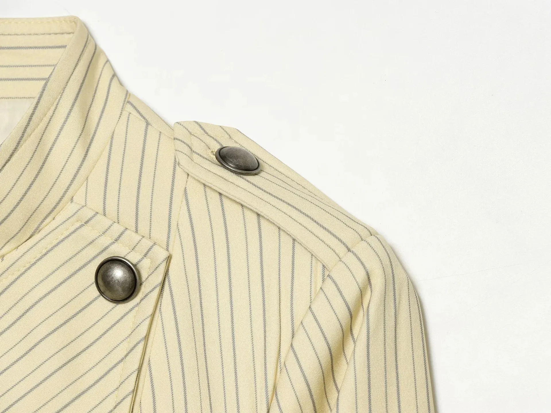 Casual Solid Color Double Breasted Blazer for Women in Polyester Fabric Featuring Button Craftsmanship