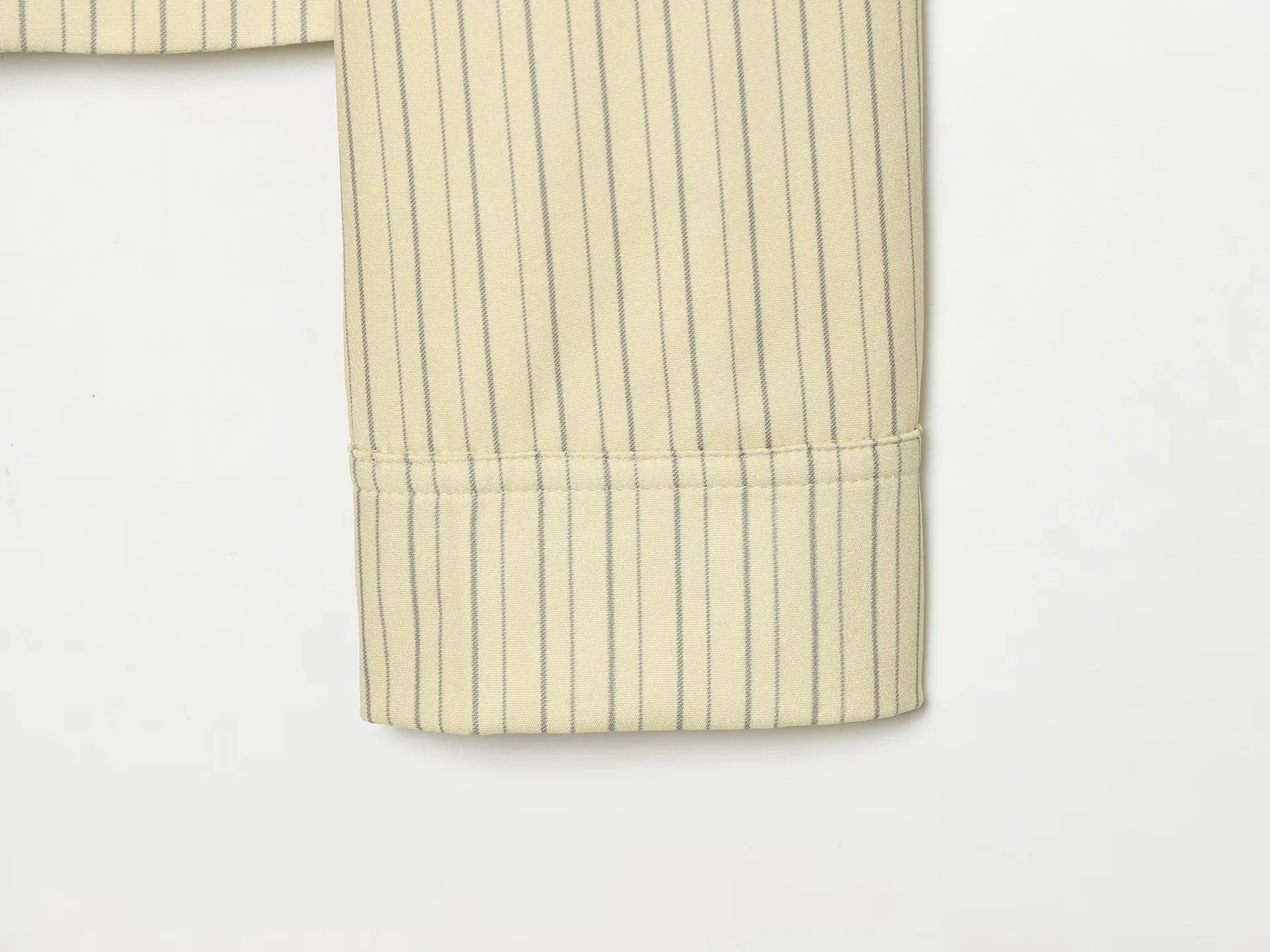 Casual Solid Color Double Breasted Blazer for Women in Polyester Fabric Featuring Button Craftsmanship