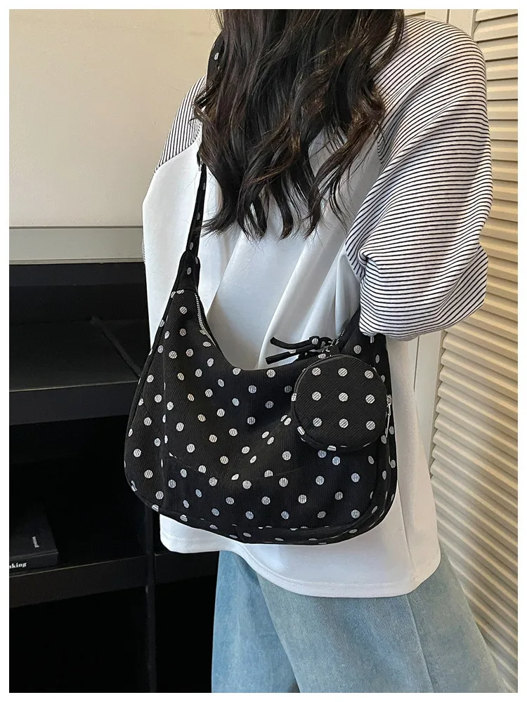 Square Women Underarm Bag with Sewing Thread Detail, Single Shoulder Strap, for Spring and Summer