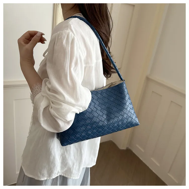 Square Women Shoulder Bag with Braid Design, Single Shoulder Strap, Perfect for Summer