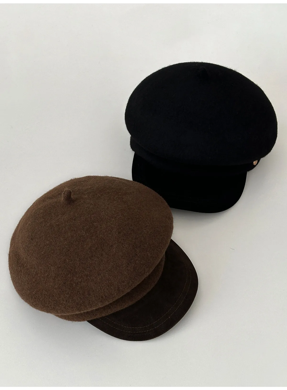 Solid Color Warm Newsboy Cap for Adults with Curved Brim in Simple Style, Made of Wool