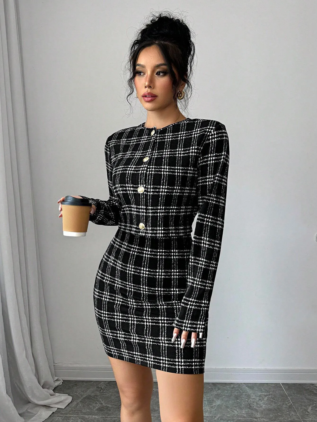 Elegant Sleeveless Plaid Skirt Co-ord Set in Knitted Polyester Fabric, 2 Pieces Set