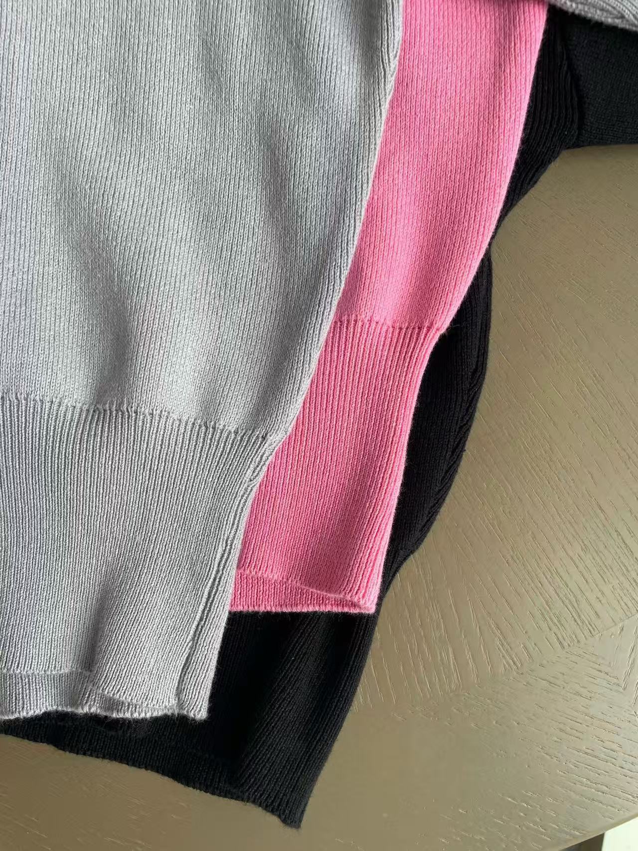 Casual Long Sleeve Polyester Knit Top for Women Featuring Zipper Closure