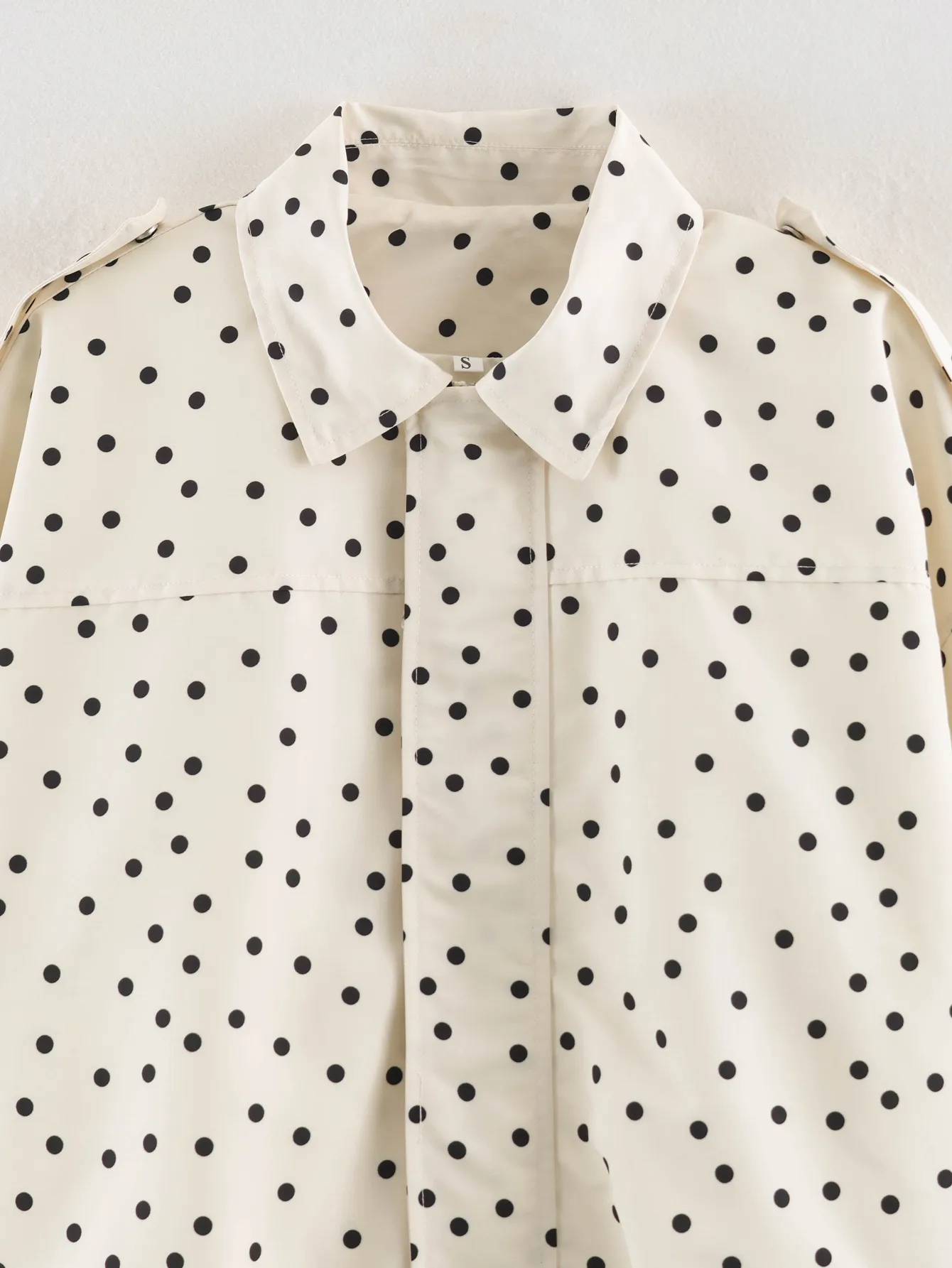 Streetwear Polka Dots Casual Jacket for Women with Zipper Placket in Polyester Fabric Featuring Lapel Collar