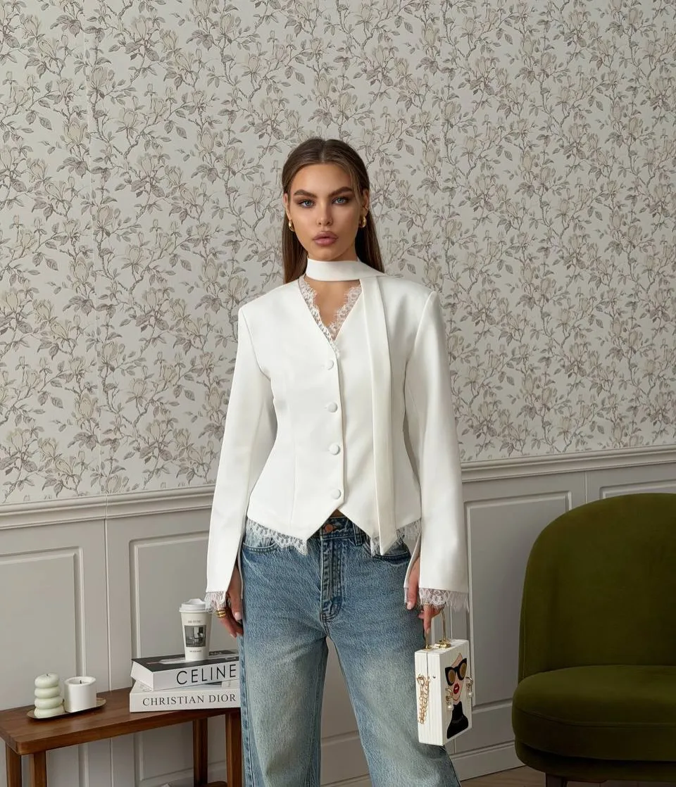 Elegant Lace Long Sleeve Polyester Blazer with Single Breasted Closure