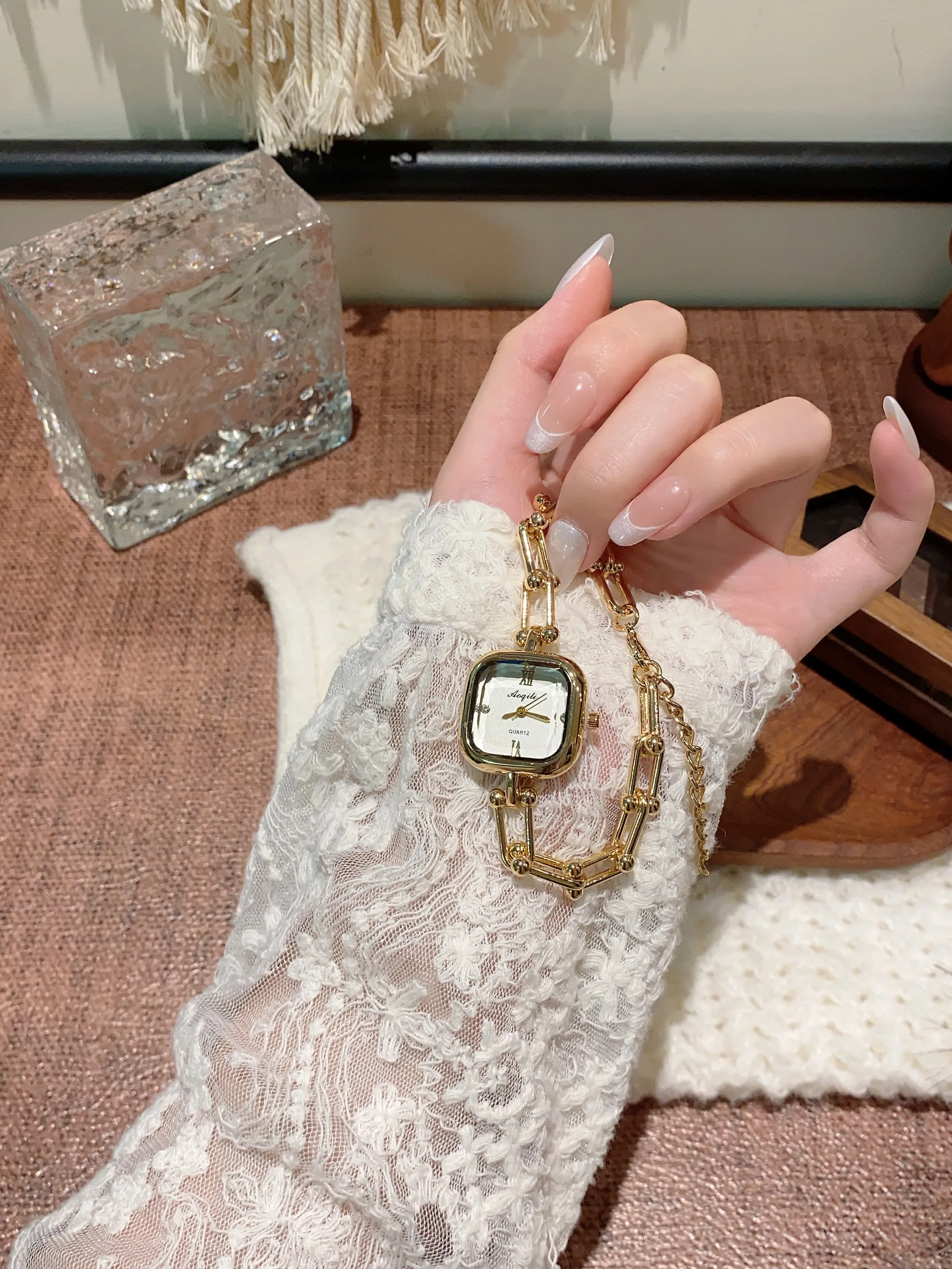 Women's Casual Square Dial Quartz Bracelet Watch with Alloy Strap