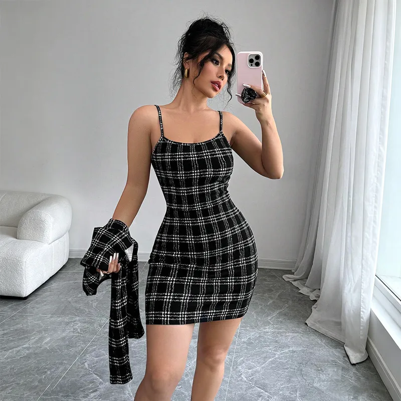 Elegant Sleeveless Plaid Skirt Co-ord Set in Knitted Polyester Fabric, 2 Pieces Set