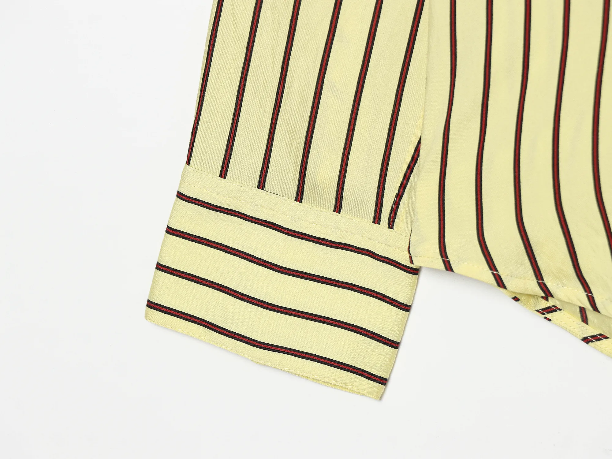Women's Casual Polyester Shirt Featuring Practical Pocket Design for Everyday Comfort and Style