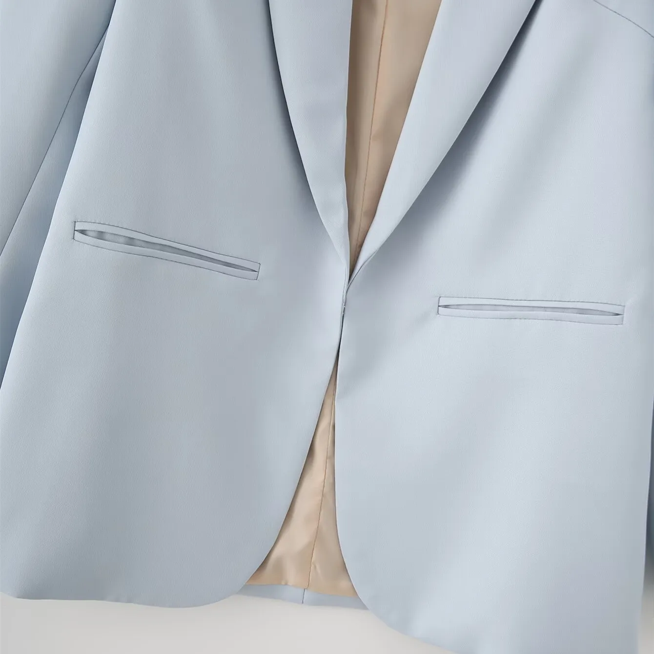 Elegant Long Sleeve Polyester Blazer with Patchwork Craftsmanship