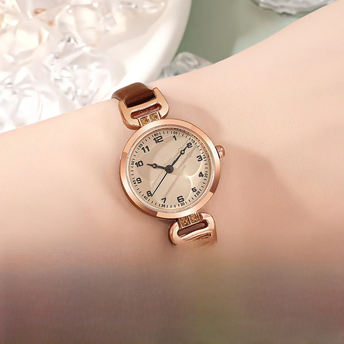 Women's Quartz Watch with Imitation Leather Strap, Ordinary Glass Mirror, Pointer Display, and Pin Buckle