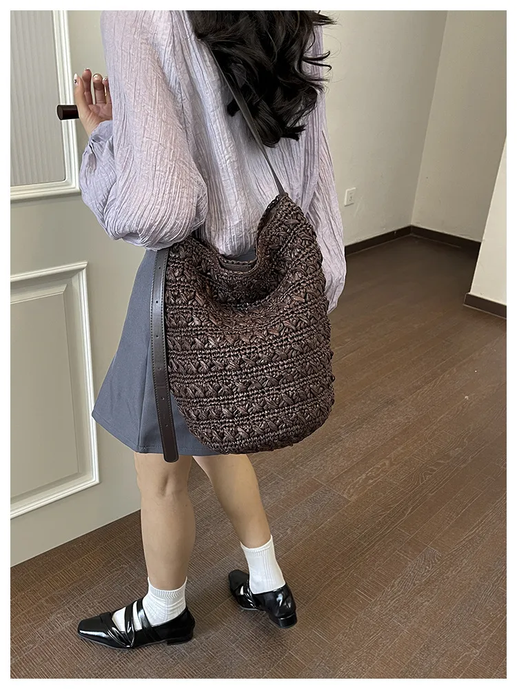 Women’s Square Straw Bag with Braid Design, Single Shoulder Strap, Perfect for Summer
