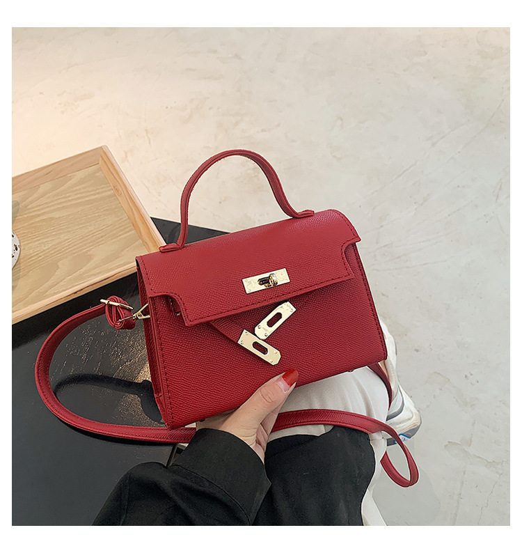 Fashionable Women's Lock Buckle Shoulder Bag