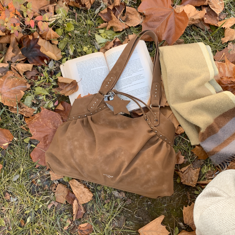 Casava Capacity Single Shoulder Handbag