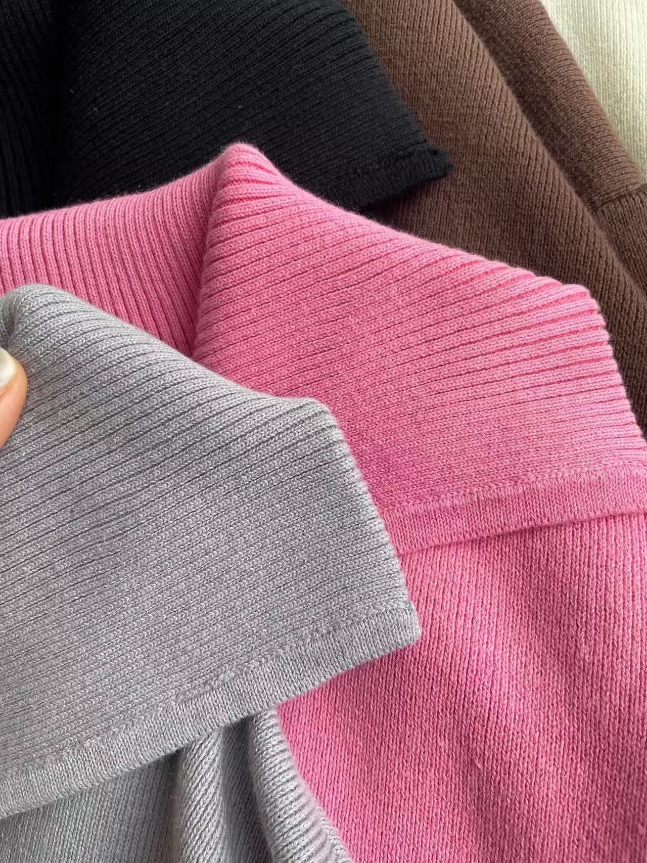 Casual Long Sleeve Polyester Knit Top for Women Featuring Zipper Closure