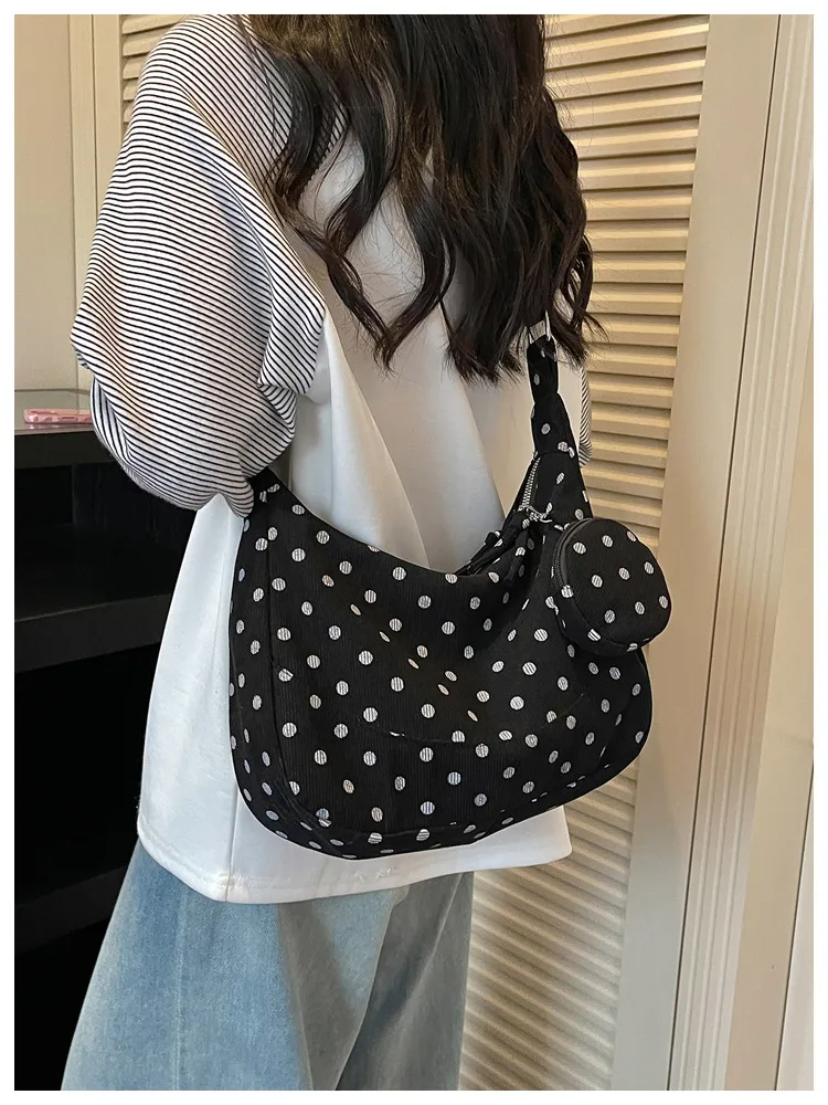 Square Women Underarm Bag with Sewing Thread Detail, Single Shoulder Strap, for Spring and Summer
