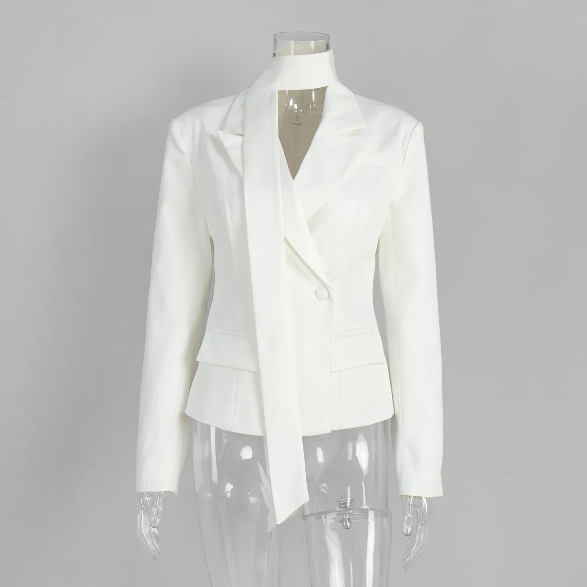 Elegant Long Sleeve Polyester Blazer with Patchwork Craft and Single Breasted Closure in Solid Color