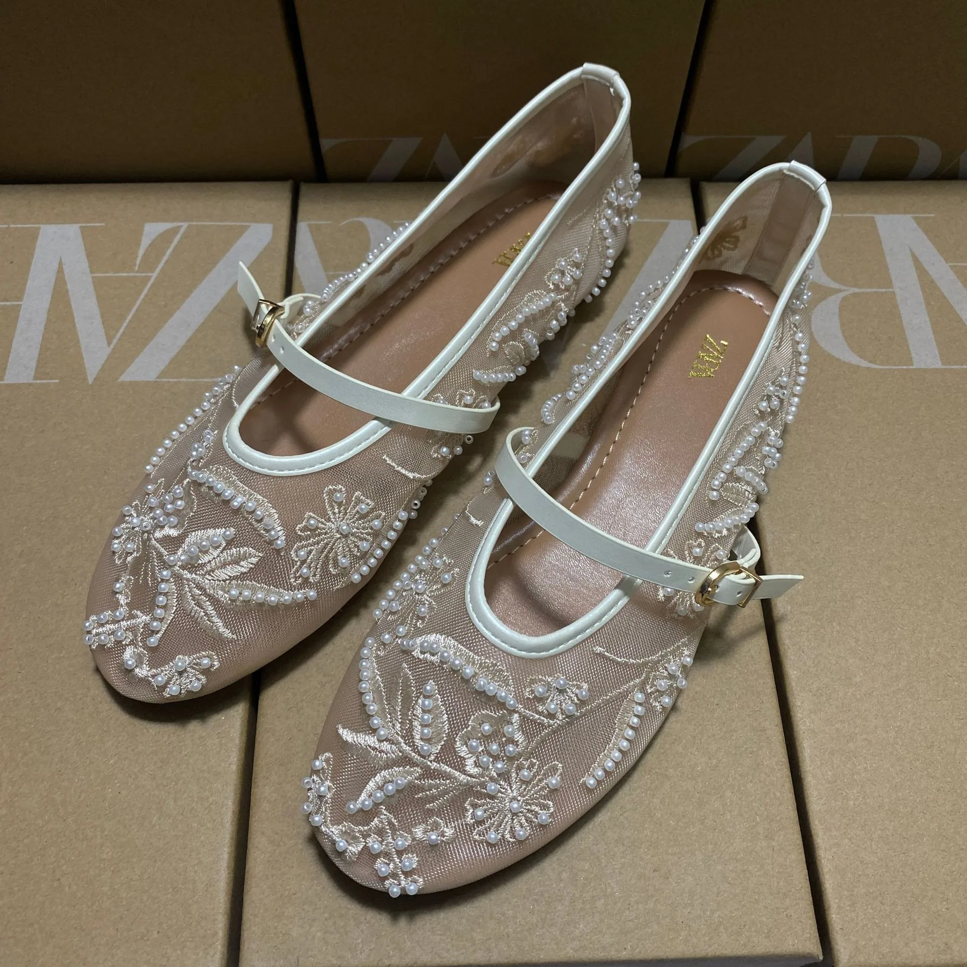 Solid Color Women Ankle Strap Sandals with PU Leather Sole and Mesh Upper, Flat Heel Design