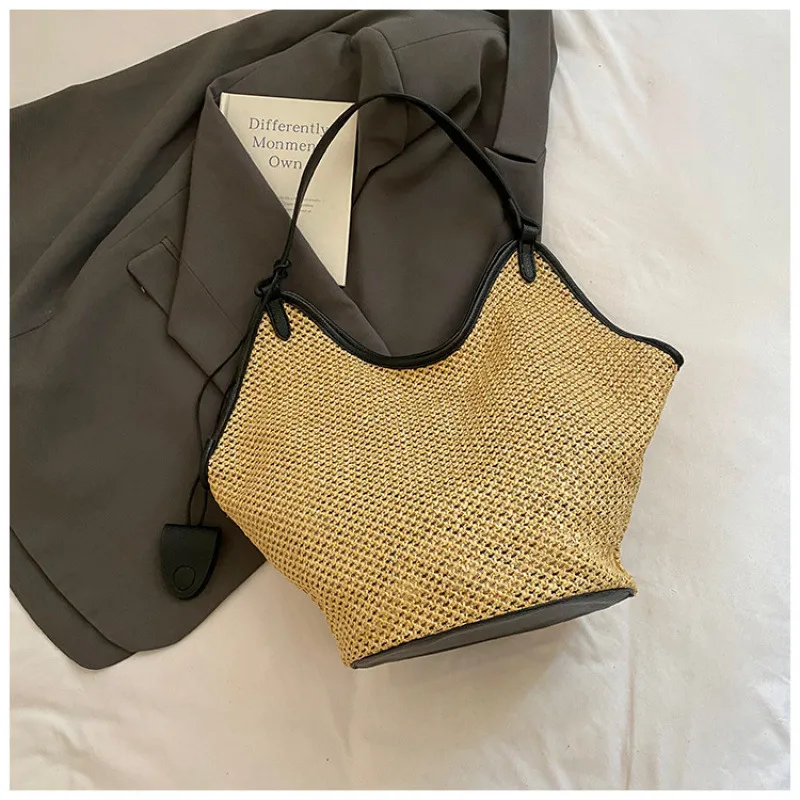 Square Straw Bag with Braid Pattern Splicing, Featuring Single Shoulder Strap, Perfect for Summer