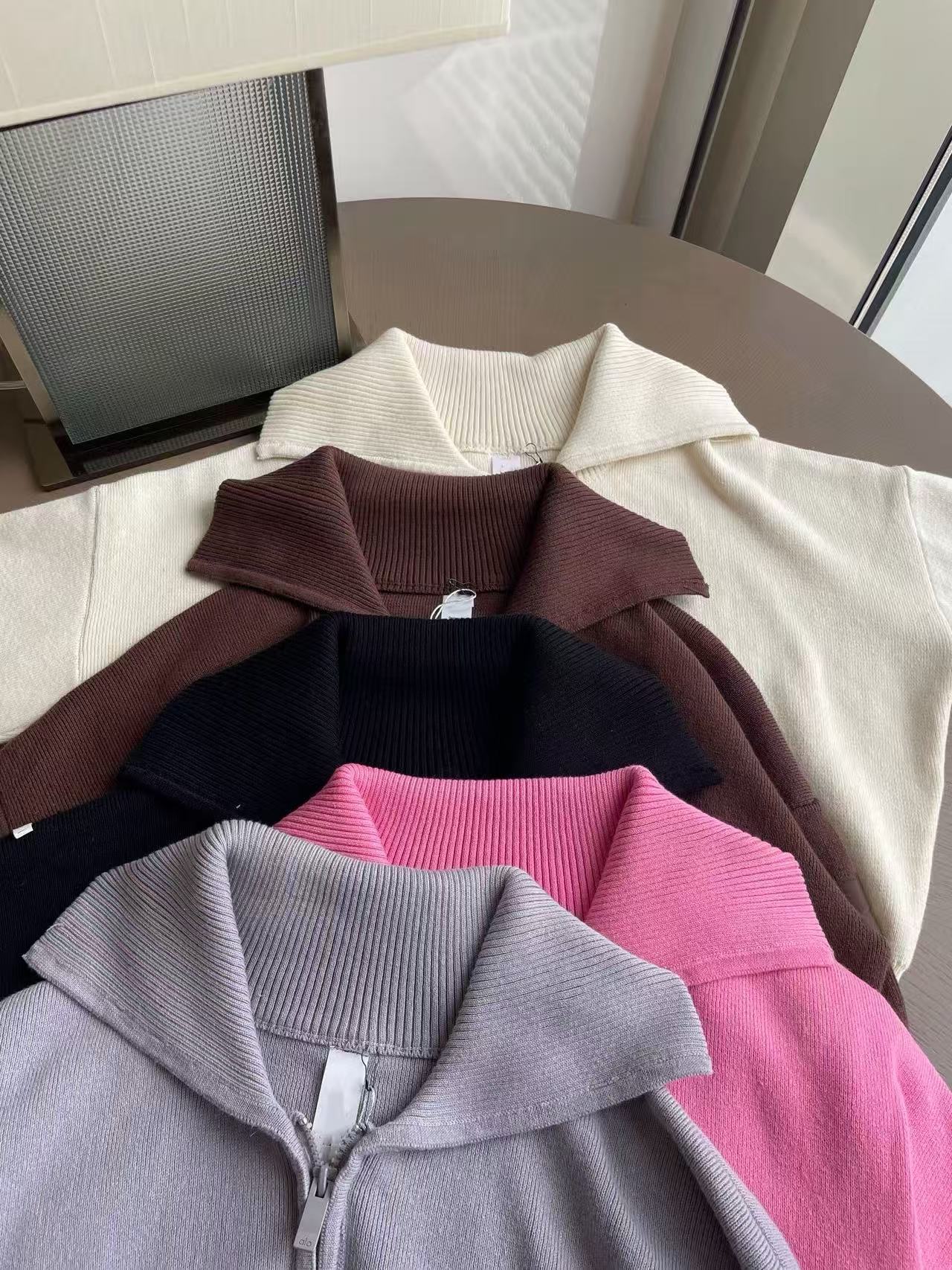 Casual Long Sleeve Polyester Knit Top for Women Featuring Zipper Closure
